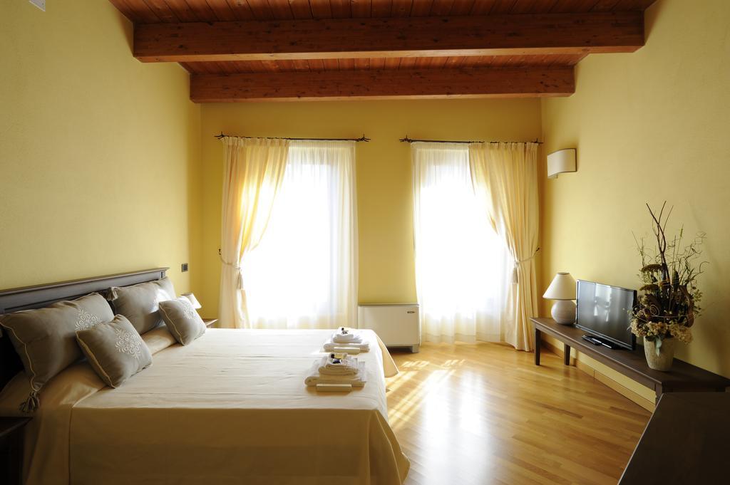 Piazza Azuni 18 Guest House Sássari Exterior foto